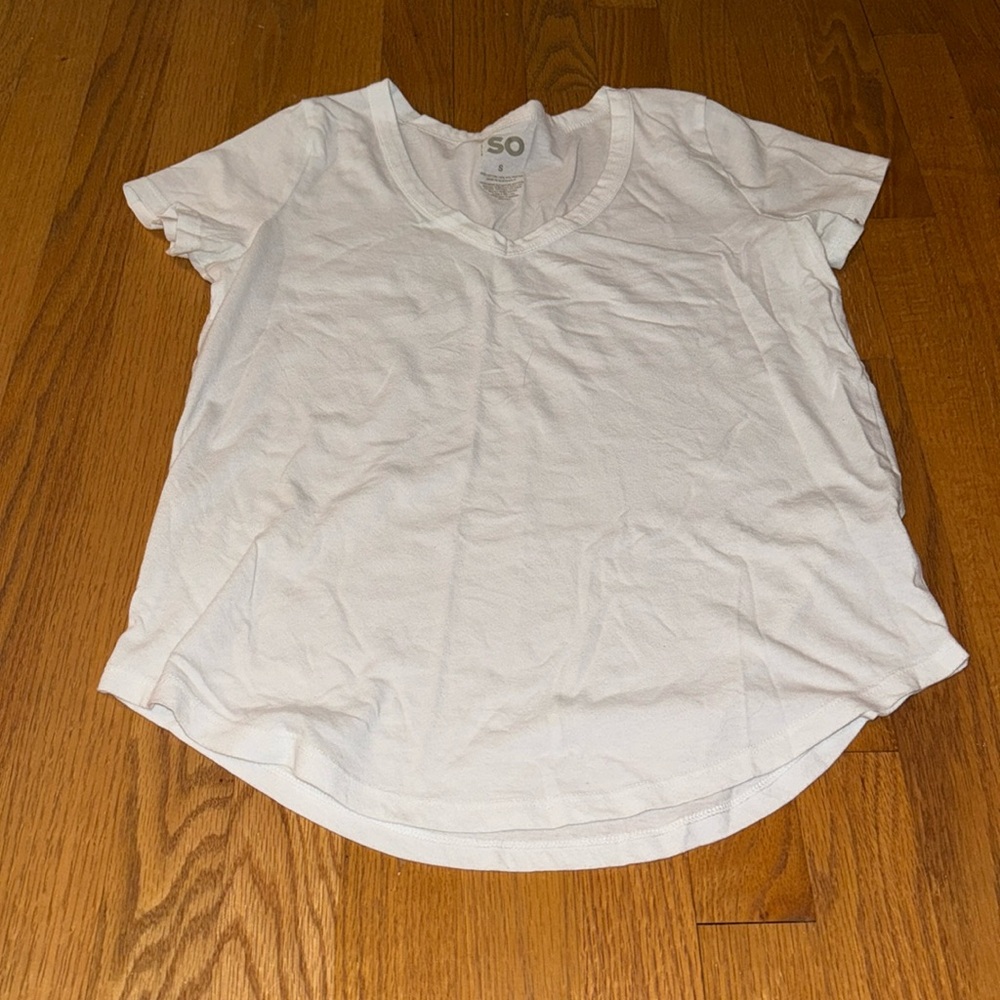 White tee shirt